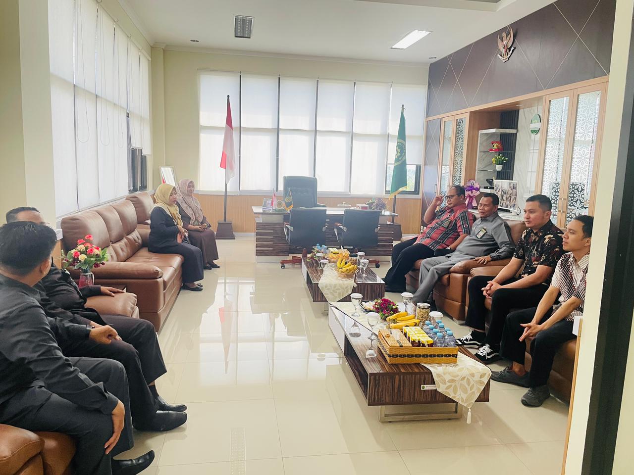 0611 KunjunganKerjaBiroPerlengkapan1