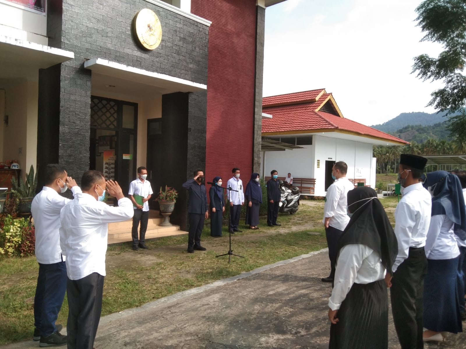 senin 20 1